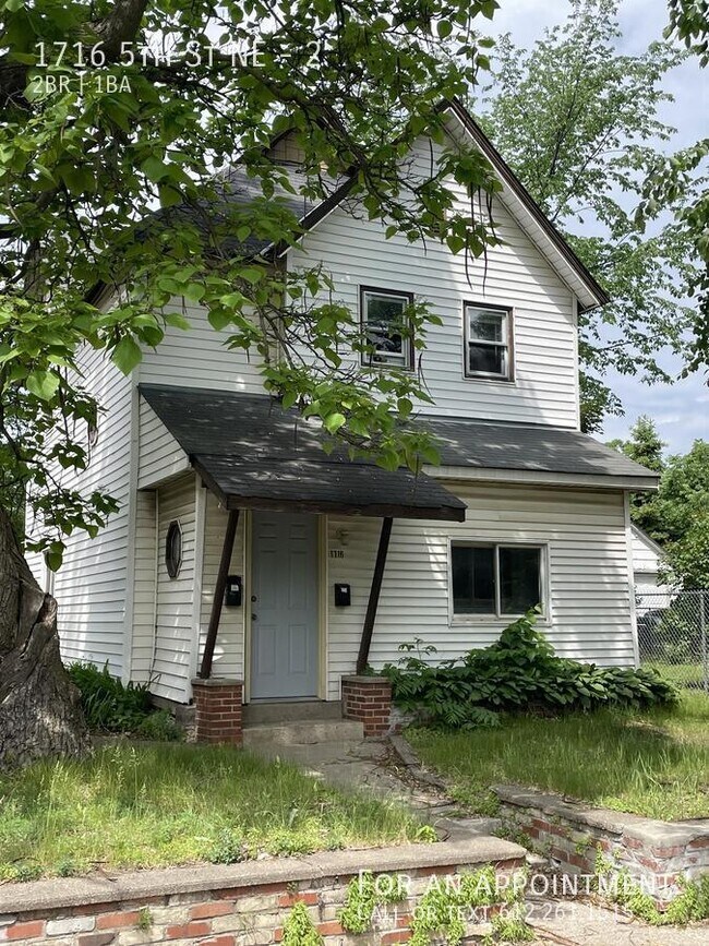Building Photo - 1716 5th St NE