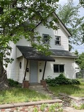 Building Photo - 1716 5th St NE