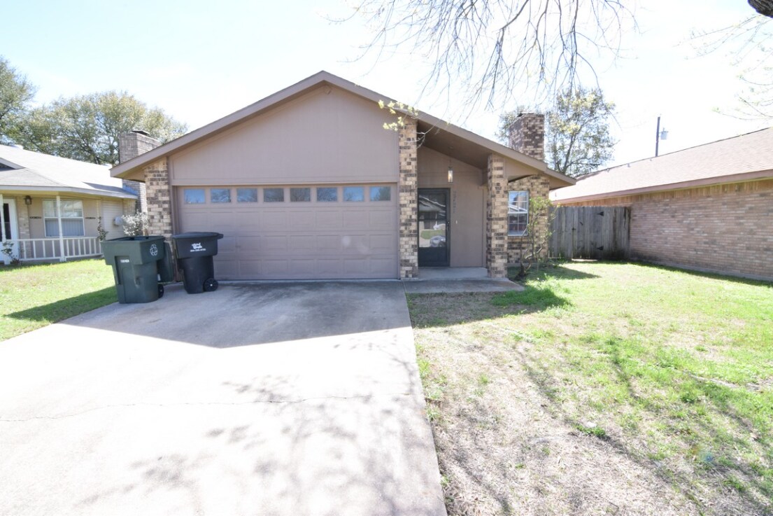 Primary Photo - 2721 Alamo Trail