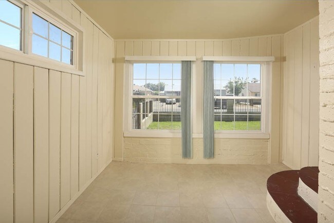 Foto del edificio - 8850 Remick Ave