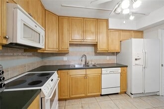 Building Photo - 3850 Oaks Clubhouse Dr