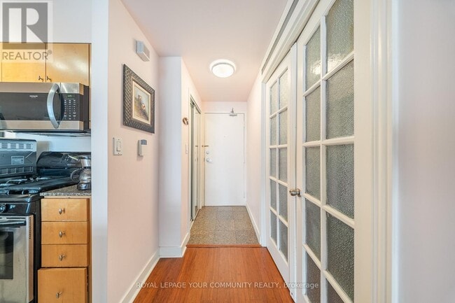 Building Photo - 10 Navy Wharf Ct