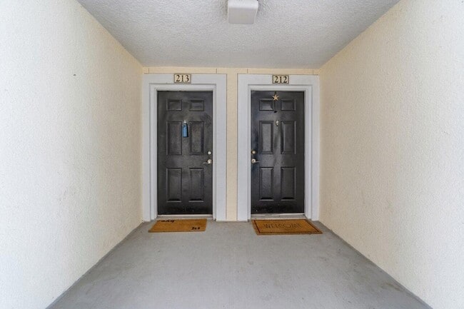 Photo - 276 MURCIA DR Unit  213 Apartment