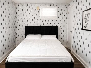 Building Photo - 9 W 51st St