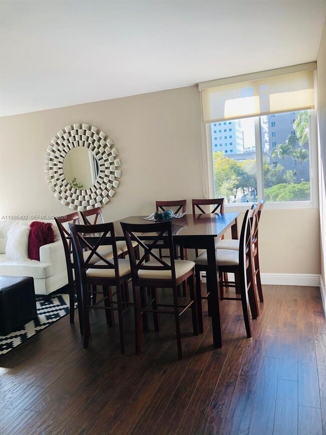 Building Photo - 800 N Miami Ave