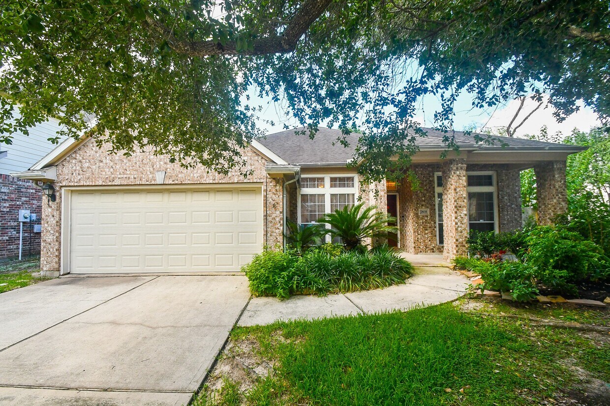 Foto principal - 7835 Stone Oak Ct