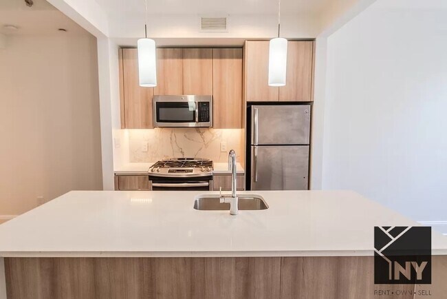 Building Photo - 3 Bedroom,  2 Bath  - Massive Space - Prim...