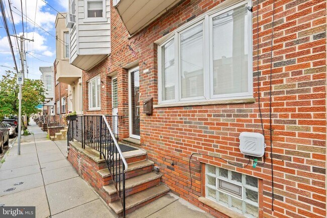 Building Photo - 3207 Salmon St