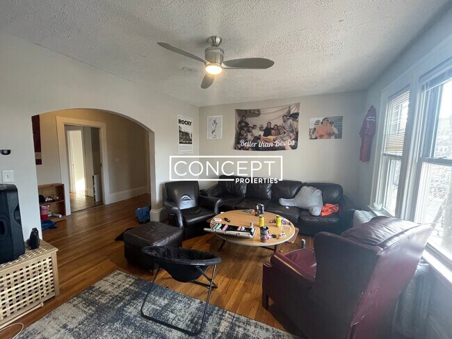 Foto del edificio - 1789 Commonwealth Ave