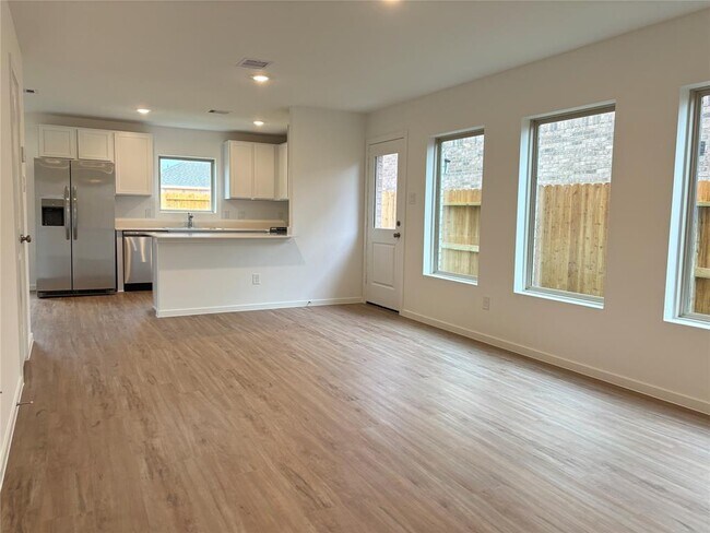 Building Photo - 3004 Ash Ray Dr