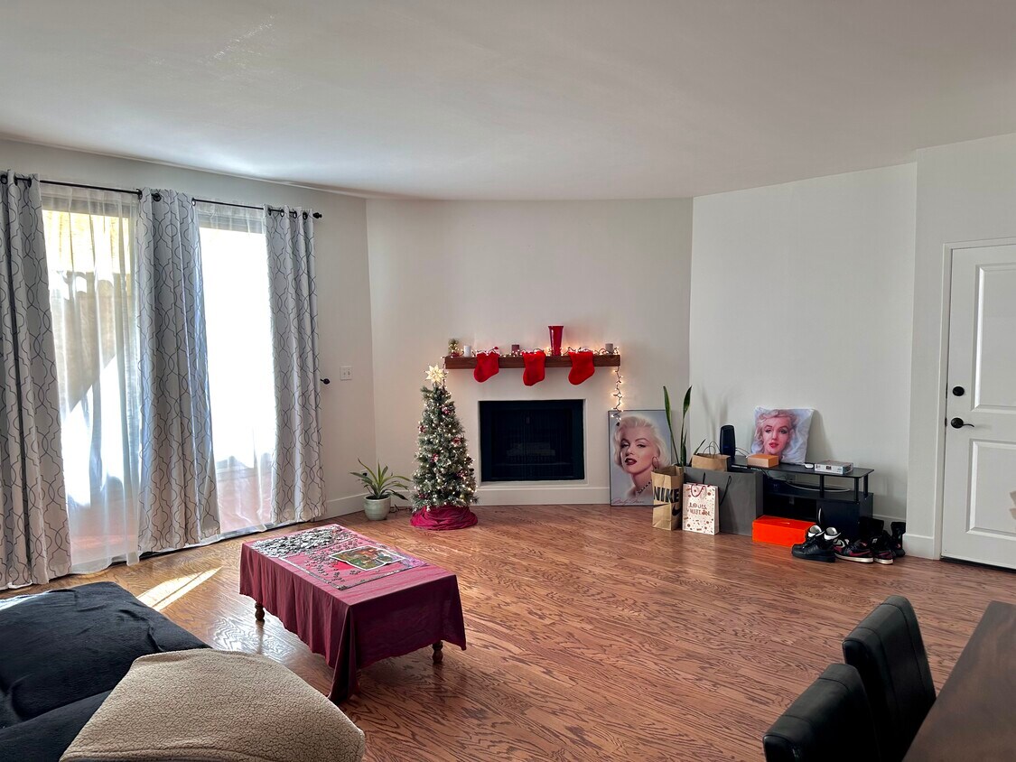 1235 Euclid St, Santa Monica, CA 90404 Townhome Rentals in Santa