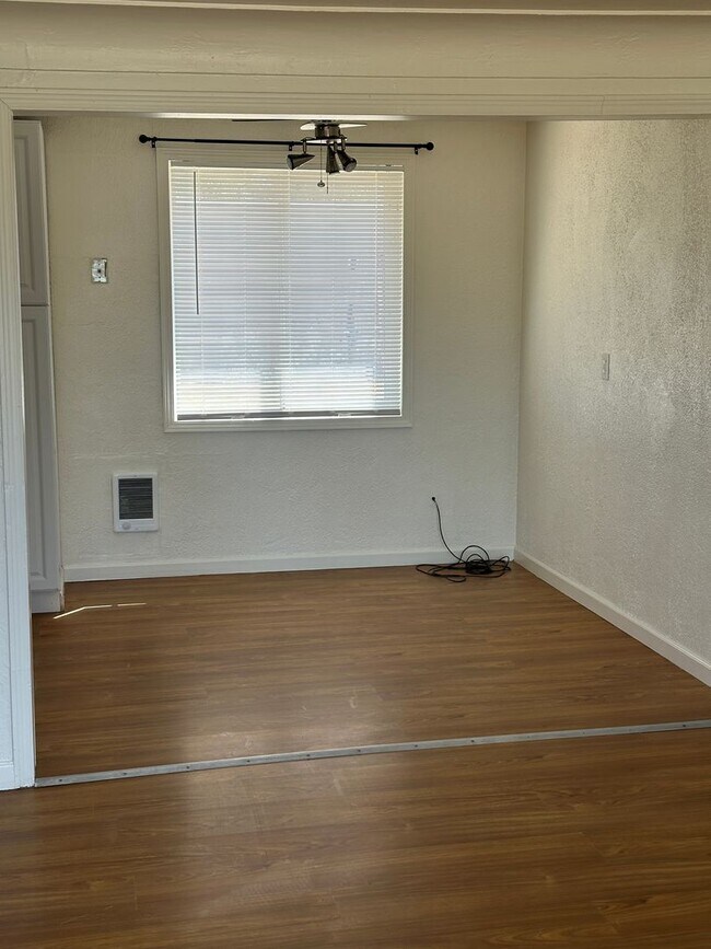 Foto del edificio - Home for rent, MOVE IN READY!!