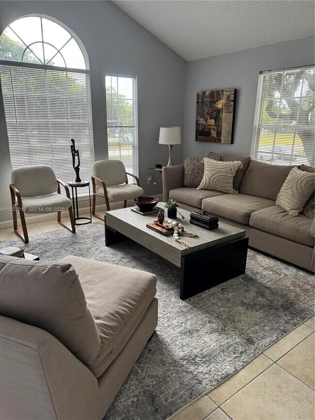 Foto del edificio - 1165 Crystal Way