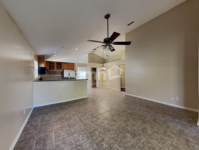 Foto del edificio - 804 Templeton Ln