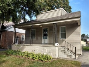 Building Photo - 339 E Maplehurst Ave