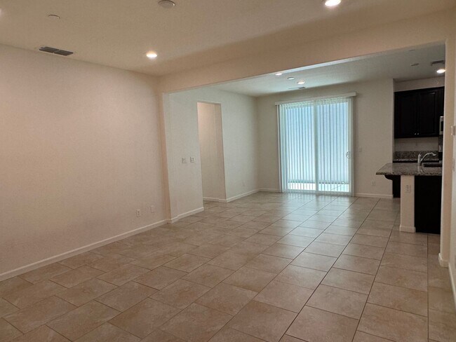 Foto del edificio - West Roseville home with solar - avail 5/15