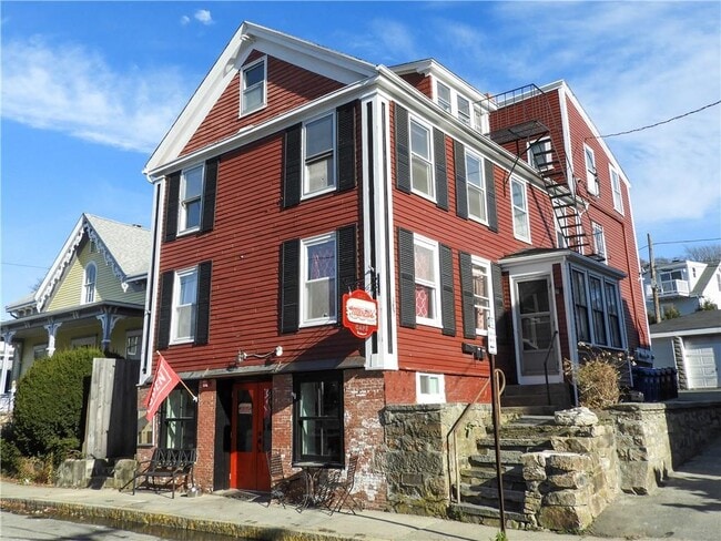 Building Photo - 382 Spring St