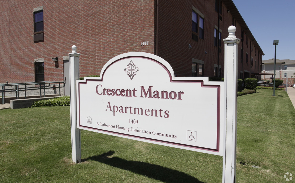 Foto del edificio - Crescent Manor Apartments