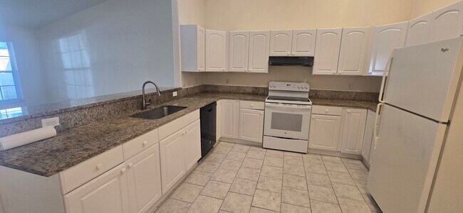 Foto del edificio - 1313 White Pine Dr
