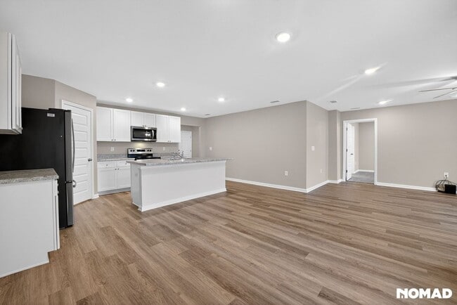 Building Photo - 5024 Rivergrass Dr