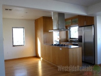 Cocina y comedor - 4160 W 163rd St