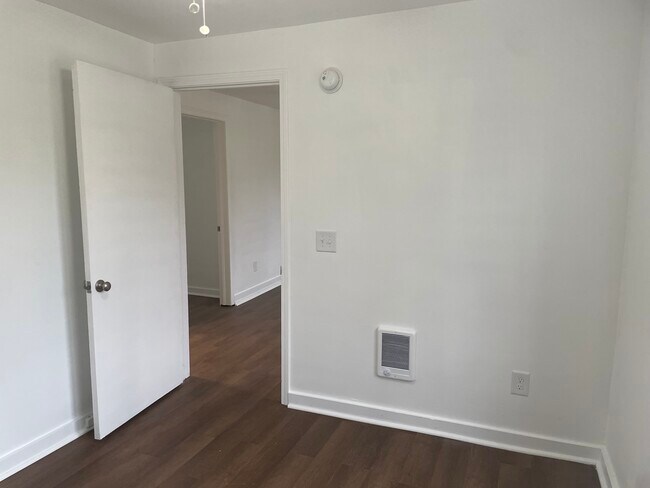 Dormitorio 2 - 416 Old Beason Well Rd