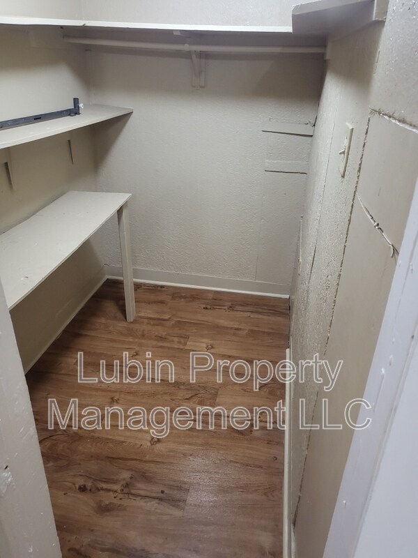 Building Photo - 1498 Bryan St