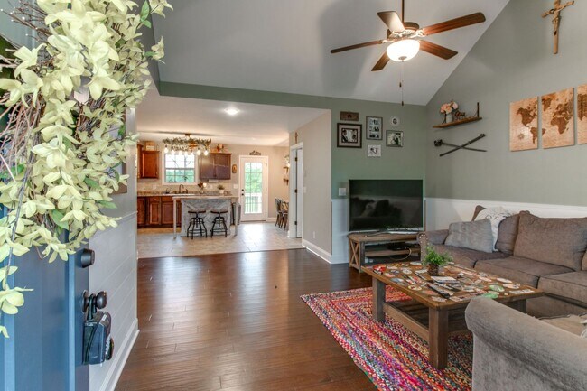 Foto del edificio - 115 Grassmire Dr