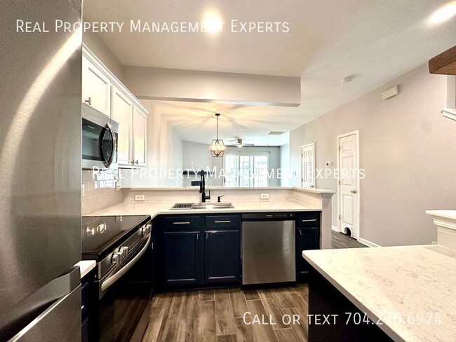 Foto del edificio - 1318 Anthem Ct