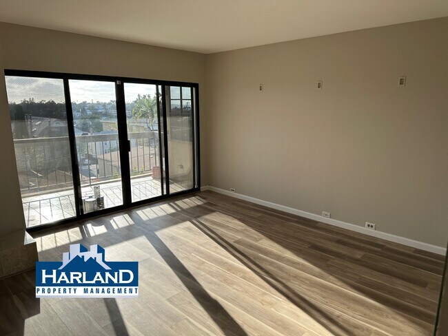 Building Photo - 3560 First Ave.