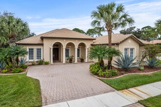 Building Photo - 801 SW Classico Ct