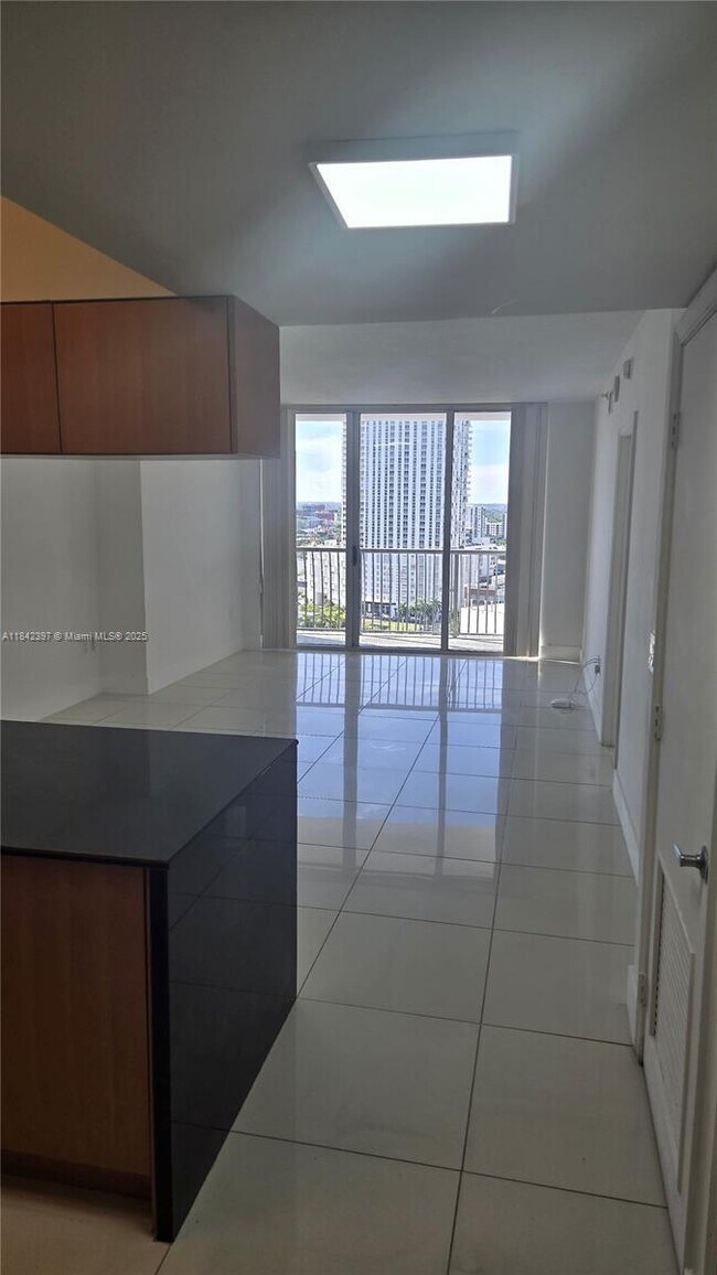 Foto del edificio - 1750 N Bayshore Dr