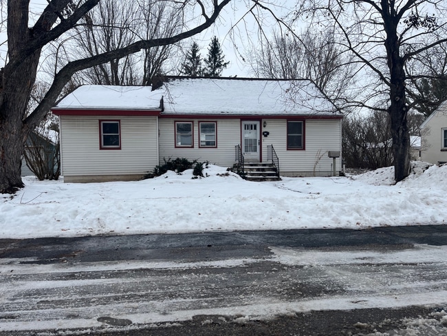 Building Photo - 417 N 3rd St