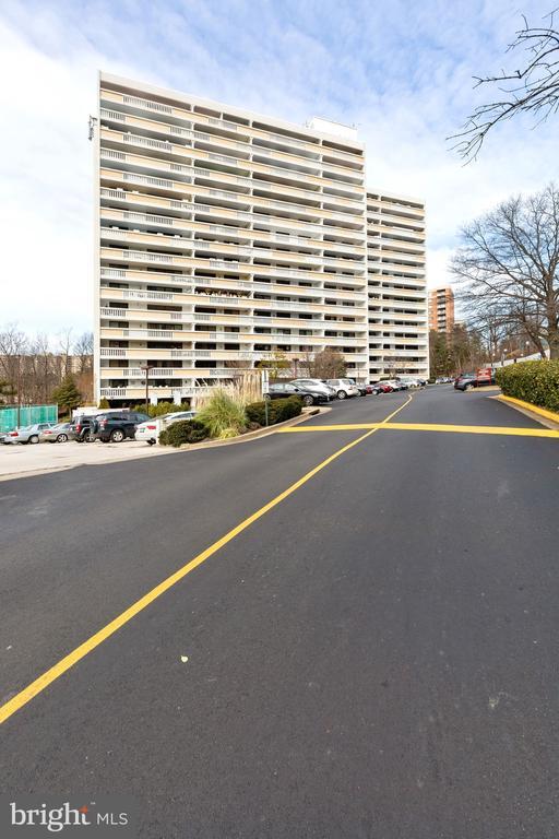 Foto del edificio - 6101 Edsall Rd