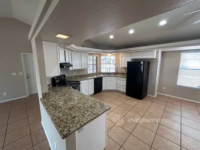 Building Photo - 8015 W Larkspur Dr