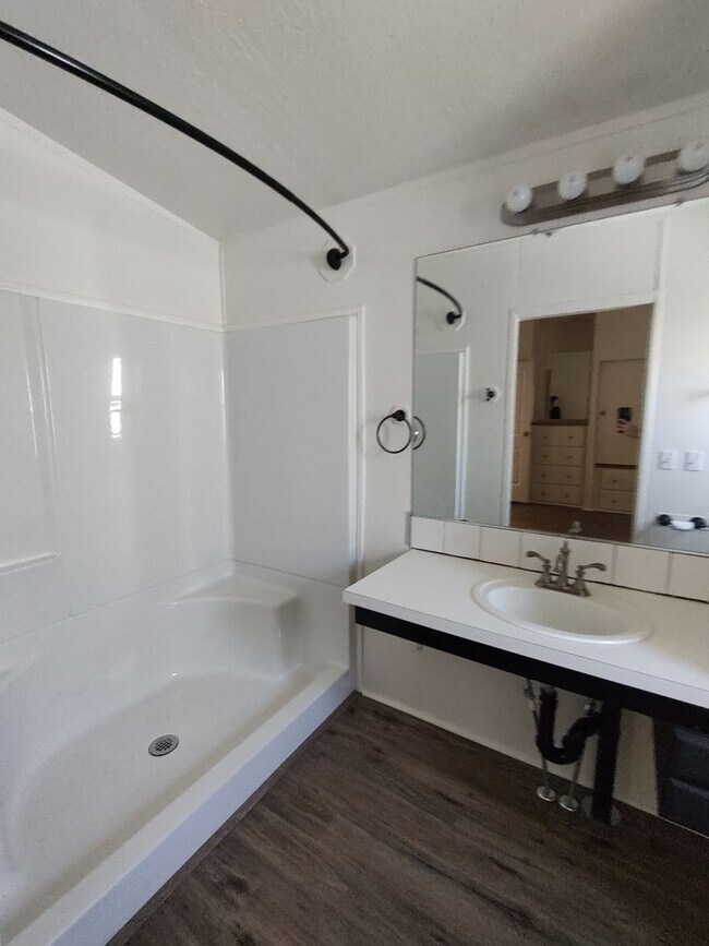 Foto del edificio - 3 Bedroom 2 Bath Manufactured House