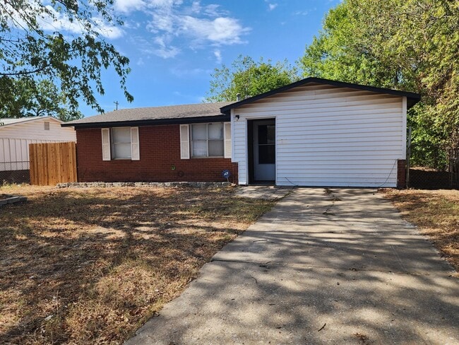 Photo - 2313 Trosper Pl (Del City, OK) House