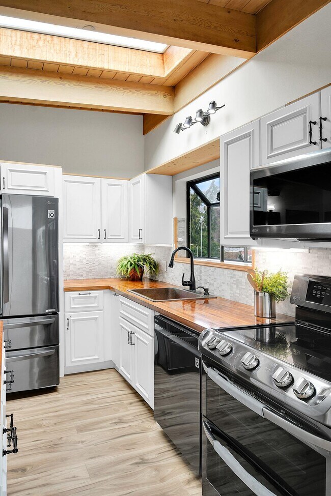 Foto del edificio - 8240 S 114th St