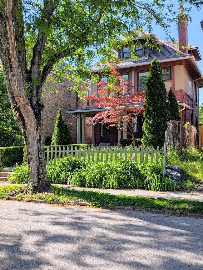 Building Photo - 1041 Franklin Ave