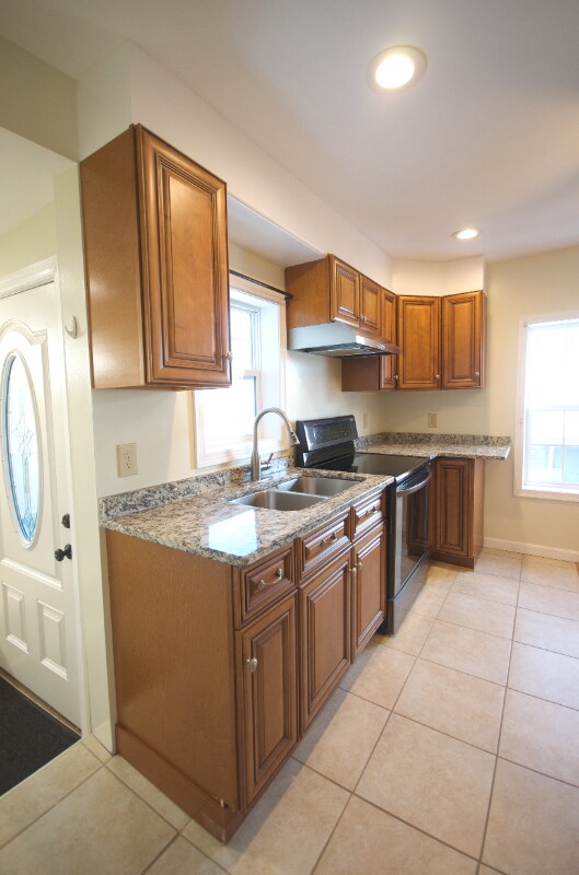 45 N Cliff St Unit 2, Norwich, CT 06360 Room for Rent in Norwich, CT