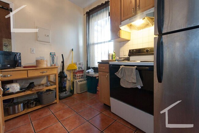 Building Photo - HOT ALLSTON LISTING!!!!