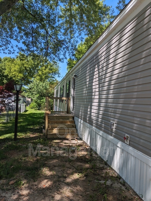 Building Photo - 4950 W Farm Rd 156