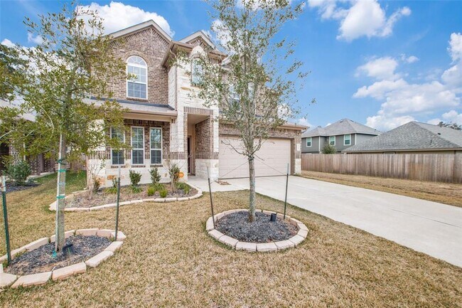Building Photo - Looking for your first home or your foreve...