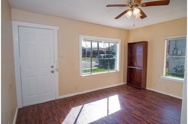 Foto del edificio - Great Home Near AT&T Center and Downtown!