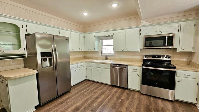 Building Photo - 205 S Granger