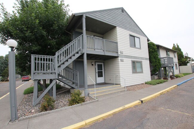 Foto del edificio - Condo for Lease on the West-side of Great ...