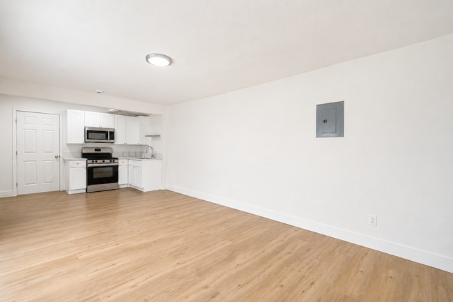 Building Photo - 669 E G St