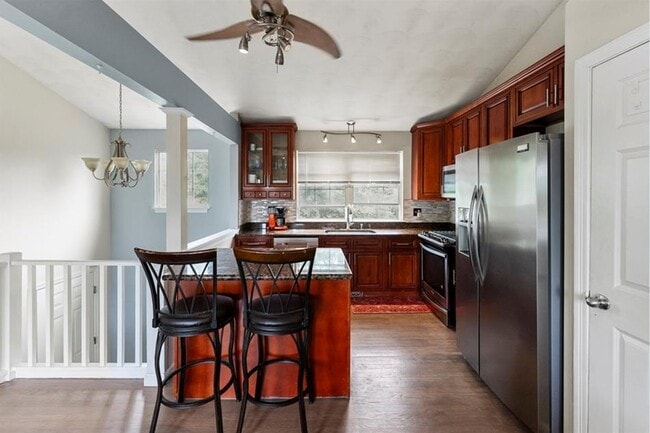 Building Photo - Lovely 3 Br / 2 Ba Home in Plymouth