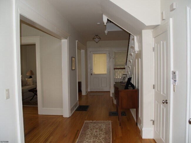 Building Photo - 94 Midland Ave
