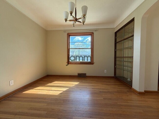 Foto del edificio - 4566 W 226th St